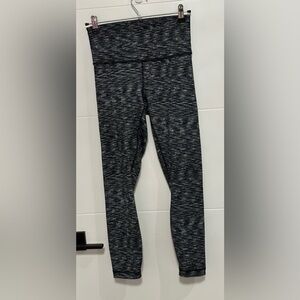 ⭐️Like New⭐️ Lululemon: Women’s Leggings- Size 6